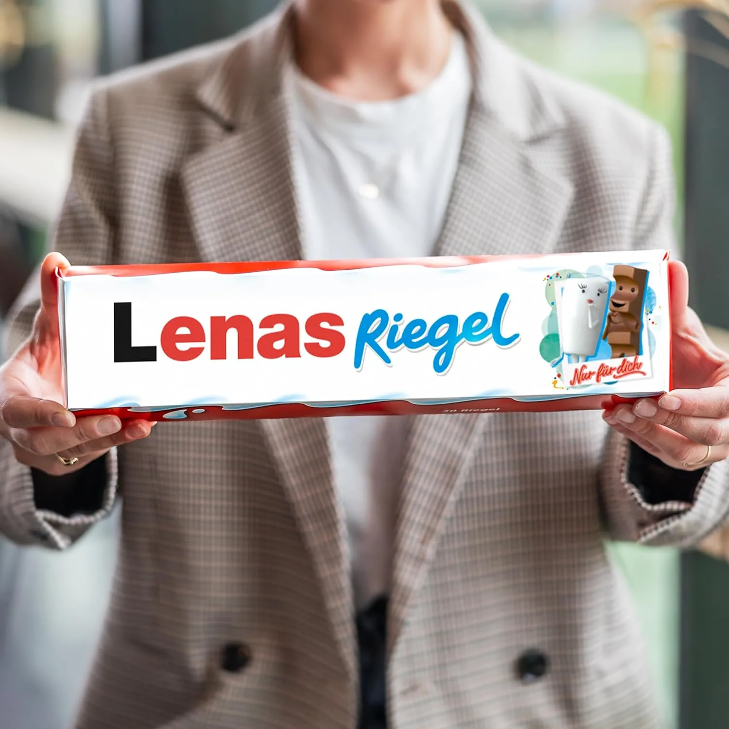 XXL kinder Riegel personalisiertes Geschenk mit Name - Geburtstagsgeschenk für Männer und Frauen personalisiert mit 3x 10er Packung kinder Riegel Schokolade (630 gramm)