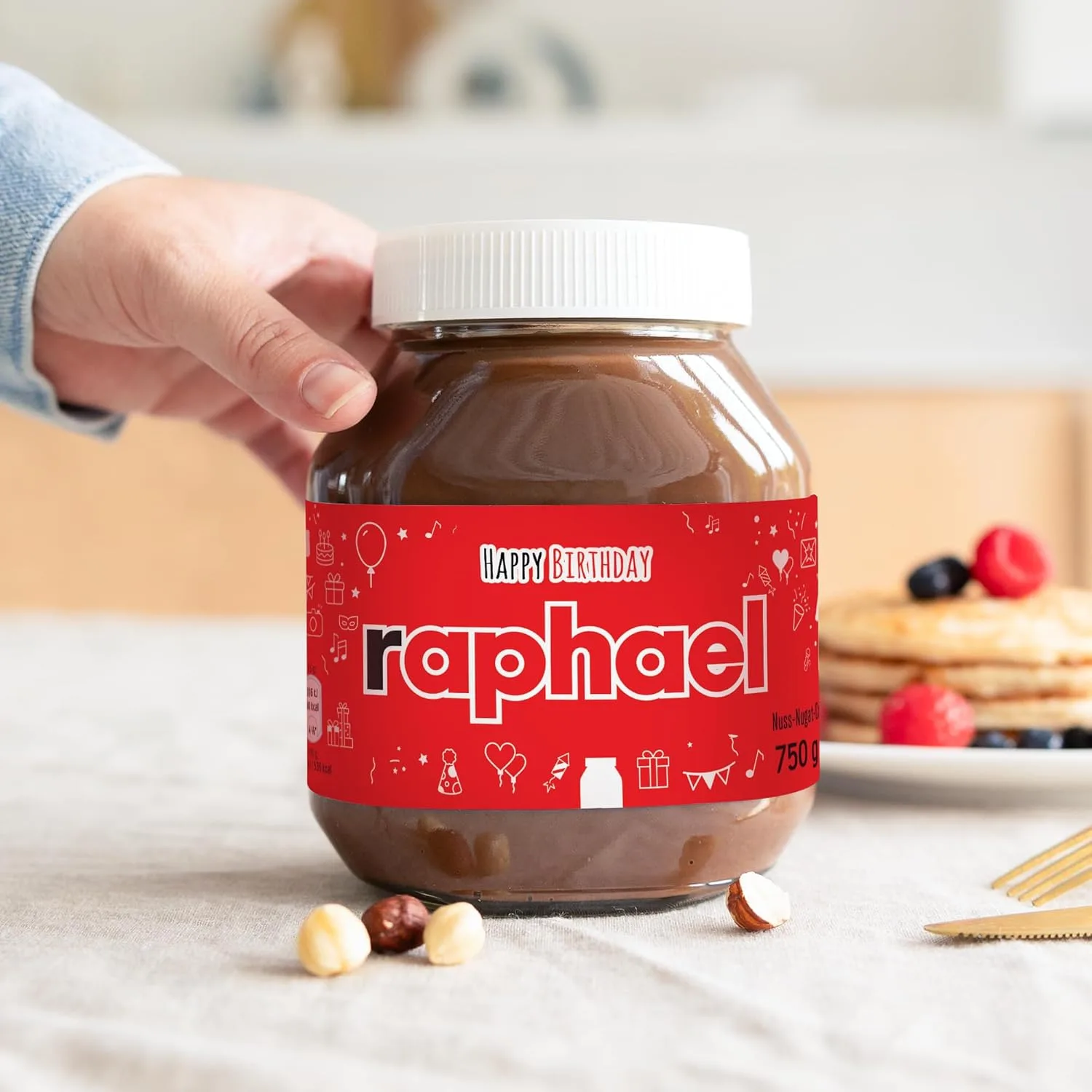 Personalisiertes nutella®-Glas mit Geschenkbox - dein Nutella Geschenk mit Namen und Highlight für den Frühstückstisch, nutella® Glas mit personalisiertem Etikett (Party - 750 gramm)