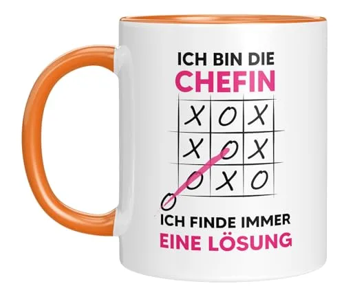 Lustige Tasse mit Spruch | Ich bin die Chefin, ich finde immer eine Lösung | Mit Tic Tac Toe-Motiv | Geschenkidee für den Bossin | Kaffeebecher 330 ml - Geschenk