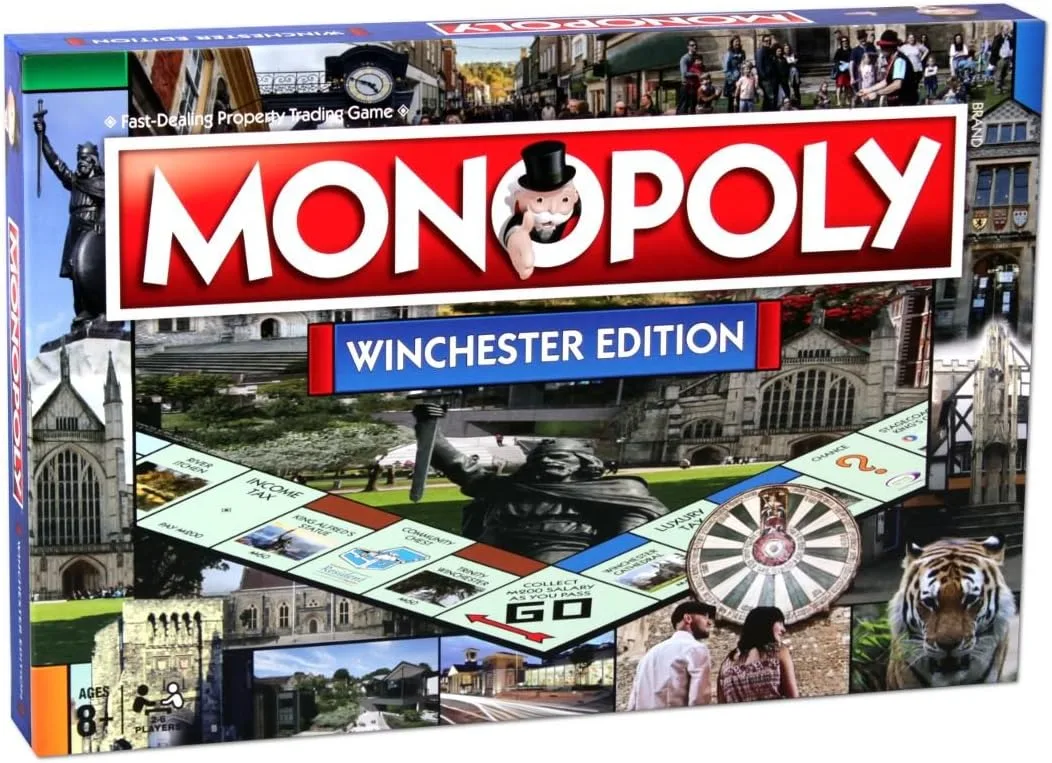 Winning Moves Winchester Monopoly-Brettspiel, Advance to King Alfred The Great's Statue, das Stadtmuseum oder die Jewry Street und tauschen Sie Ihren Weg zum Erfolg, EIN tolles Geschenk für Kinder ab